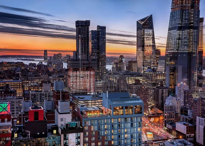 Doubletree By Hilton New York Times Square West Hotel