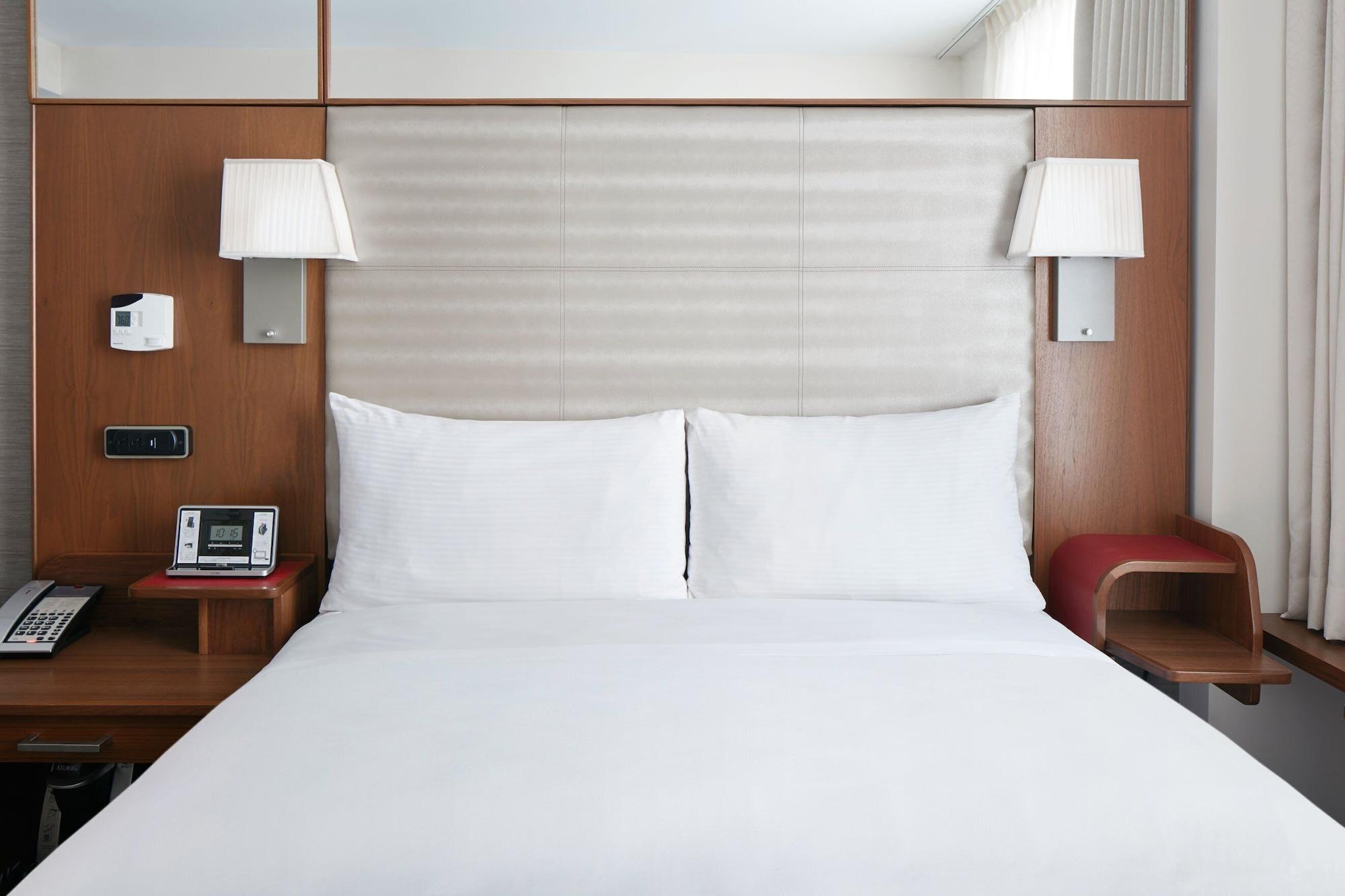 Small Queen Room,1603747838:JPEG