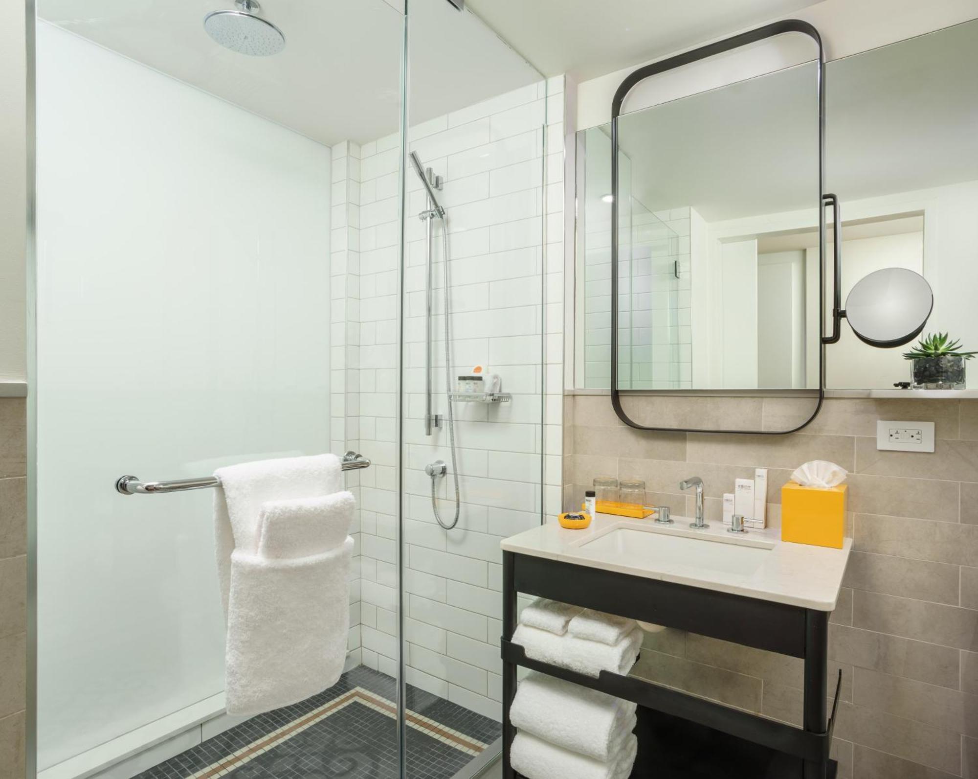 Superior King Room,1417132662:JPEG