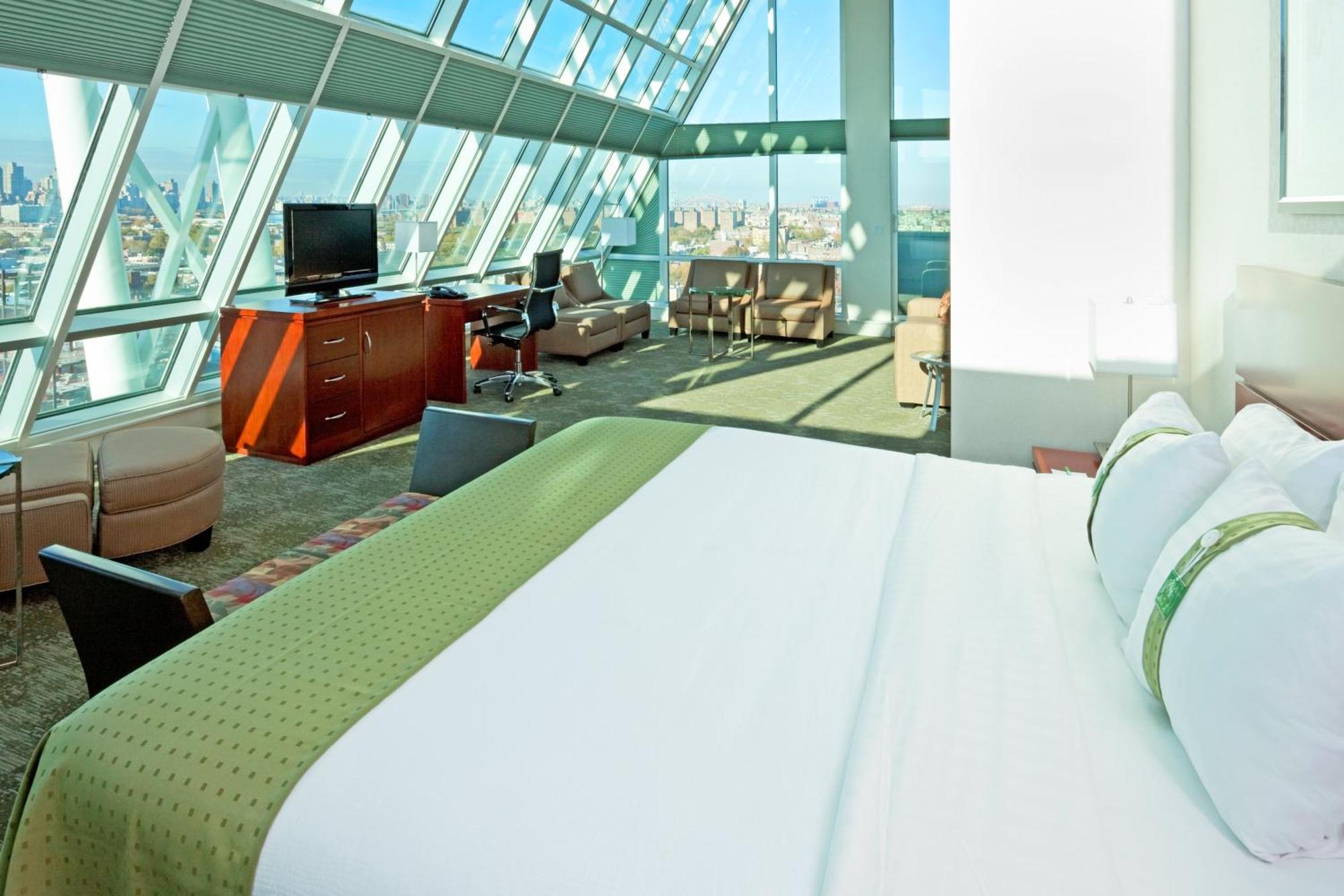 King Suite,1658072433:JPEG