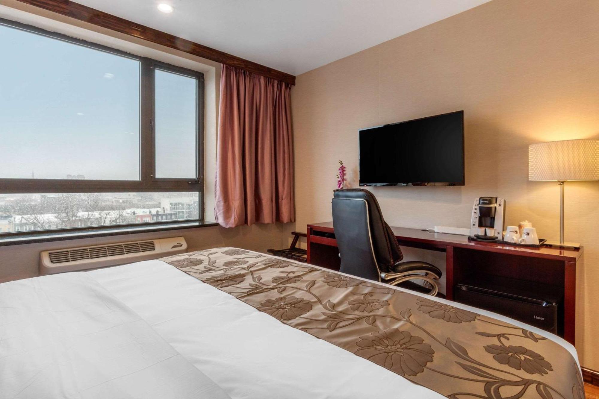 King Room with City View - Non-Smoking