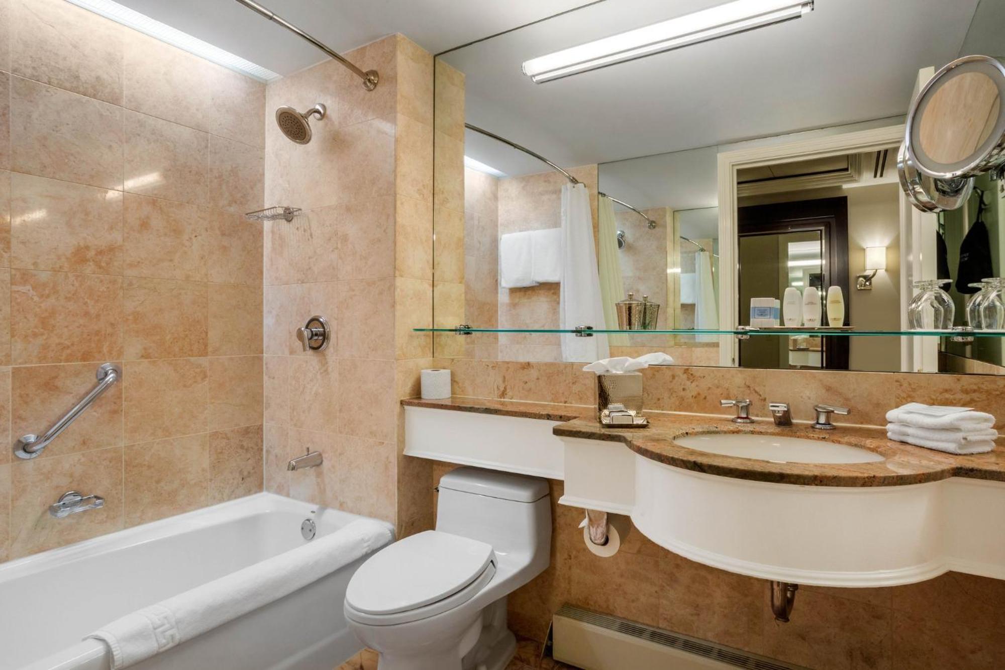 Premier City View – 2 Double Beds,1295798818:JPEG