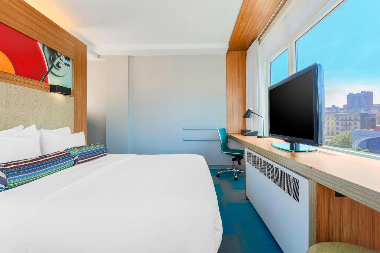 Aloft Guest room 1 King,1398044543:JPEG