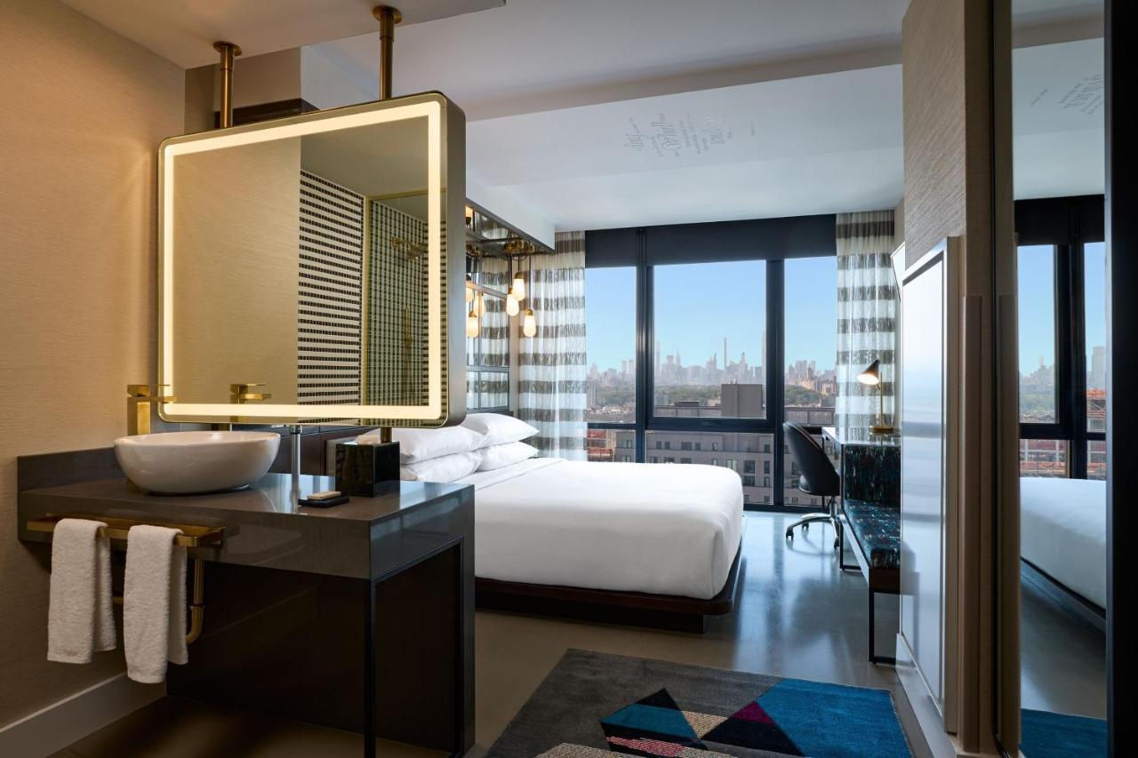 Queen Room with Two Queen Beds and City View,1490428147:JPEG