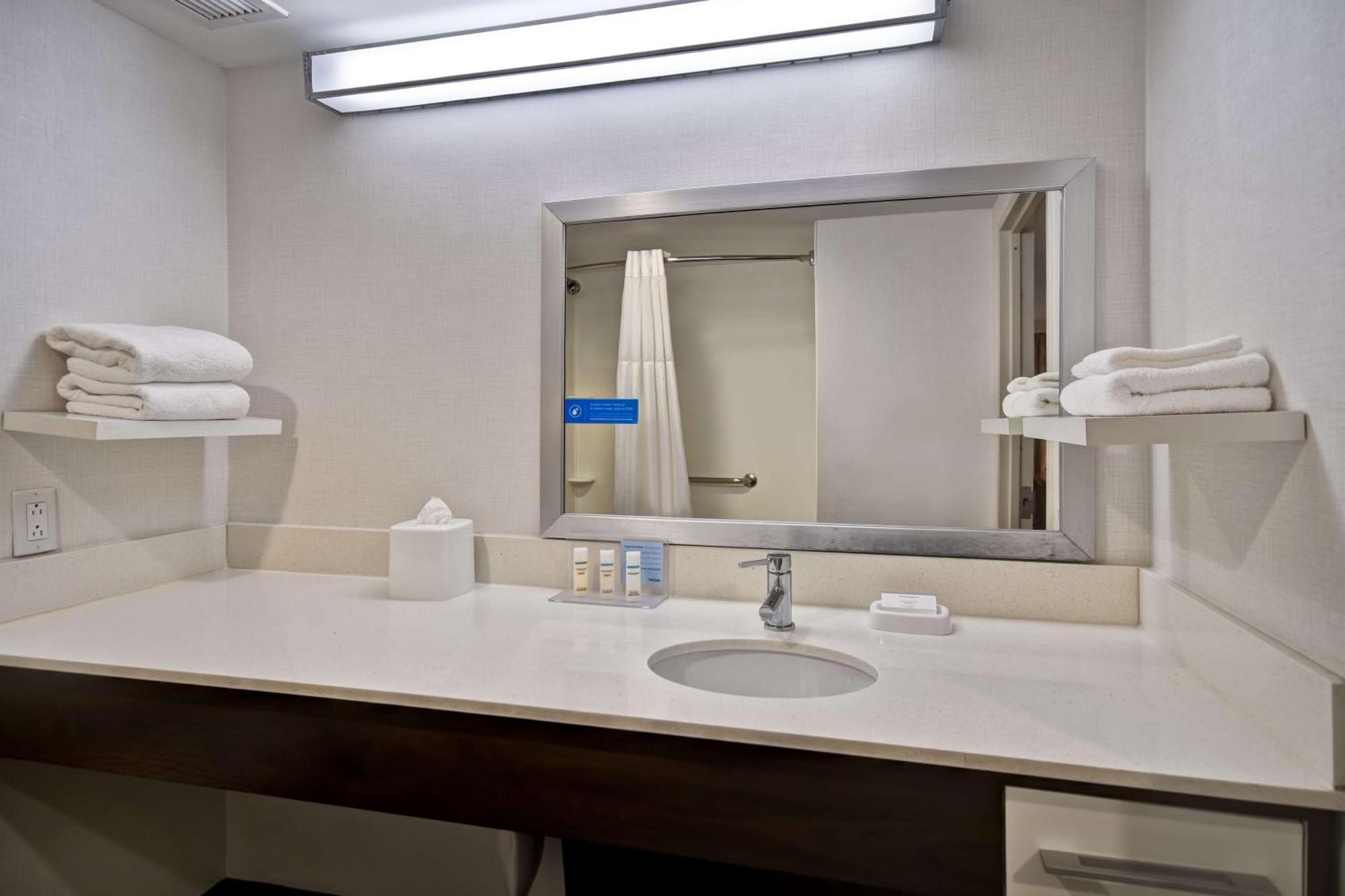 Room with Two Queen Beds - Non-Smoking,1551997756:JPEG