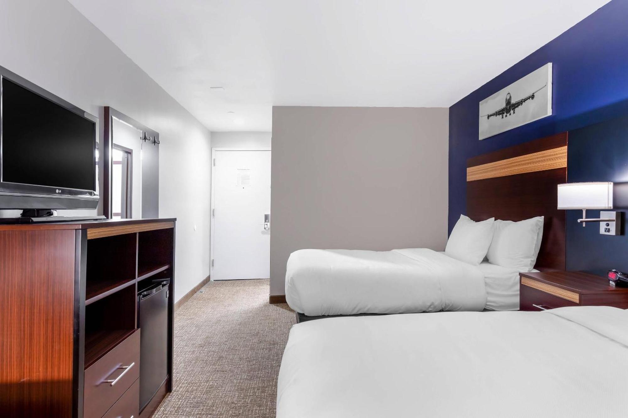 2 Double Beds