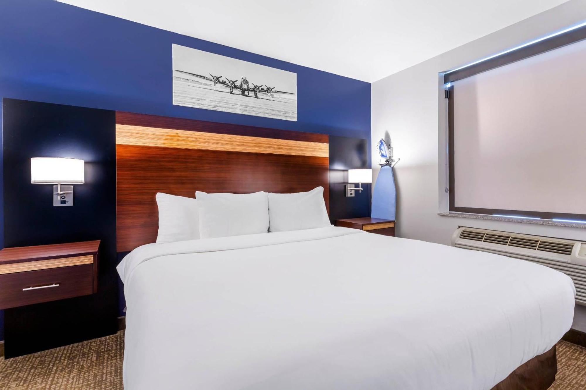 1 King Bed