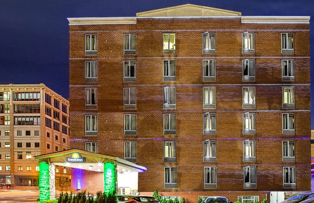 Days Inn By Wyndham Long Island City-1