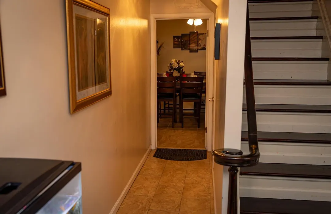 Spacious Comfy Room In Cozy Classy Duplex-1