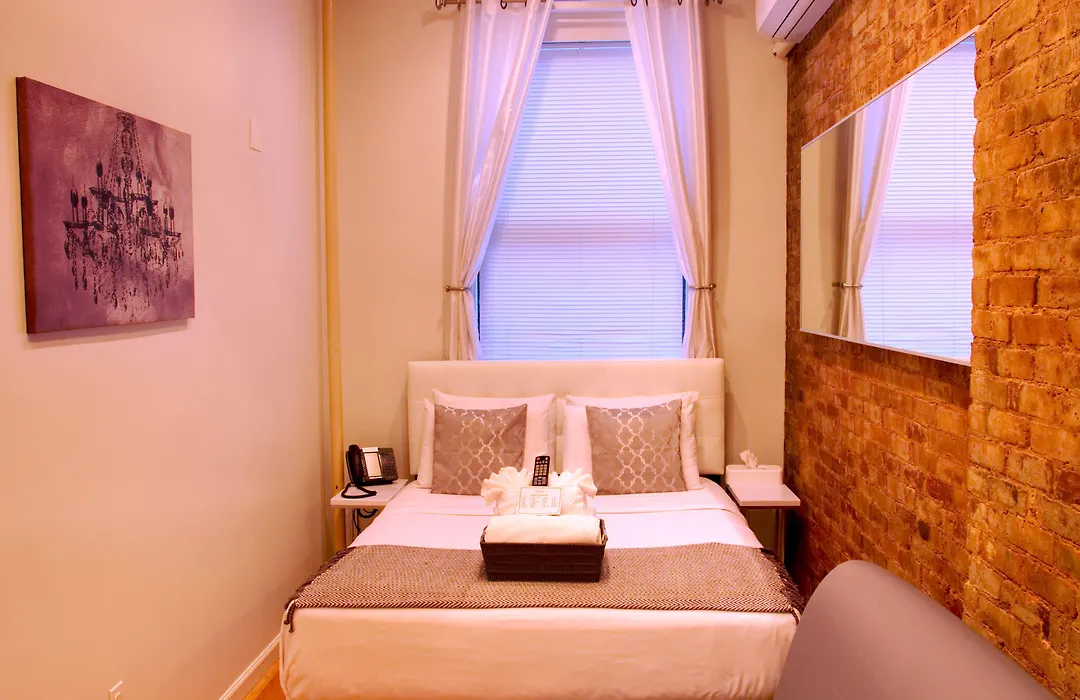 Chelsea Inn (Adults Only)-1