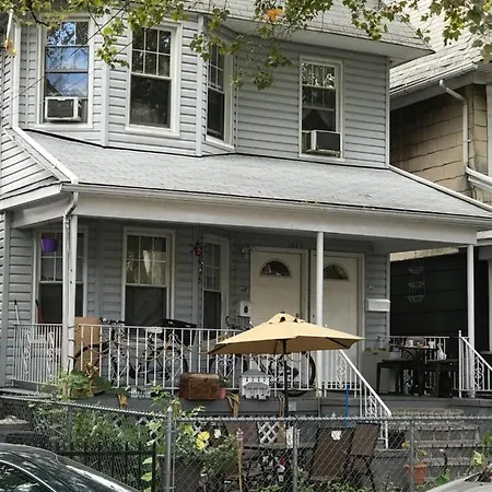 Classical American House 3-2