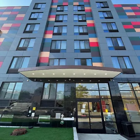 Super 8 By Wyndham Brooklyn Williamsburg-2