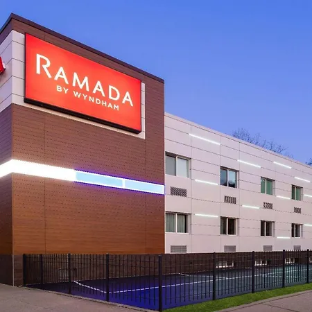 Ramada By Wyndham Bronx-2