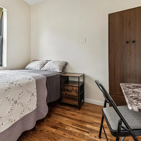Empire Blvd Guest House-3
