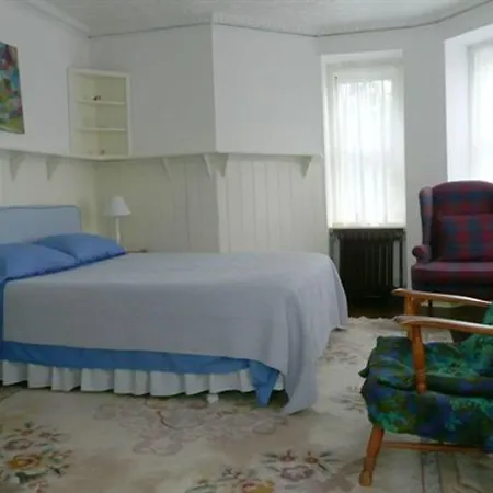 Fort Pl B&B And Gallery-3