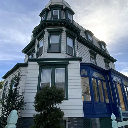Fort Pl B&B And Gallery-2