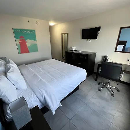 Travelodge By Wyndham Queens-3