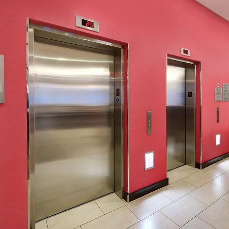 Courtyard By Marriott Times Square West-3